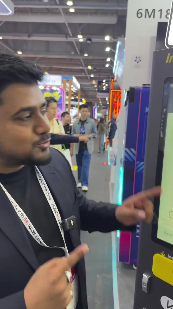 Phone case vending machine video by @hongkongvaasi
