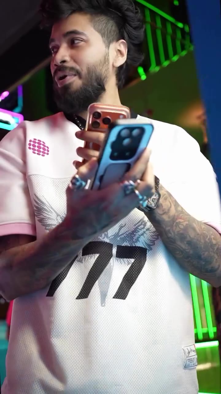 Phone case vending machine video by @knox.arena